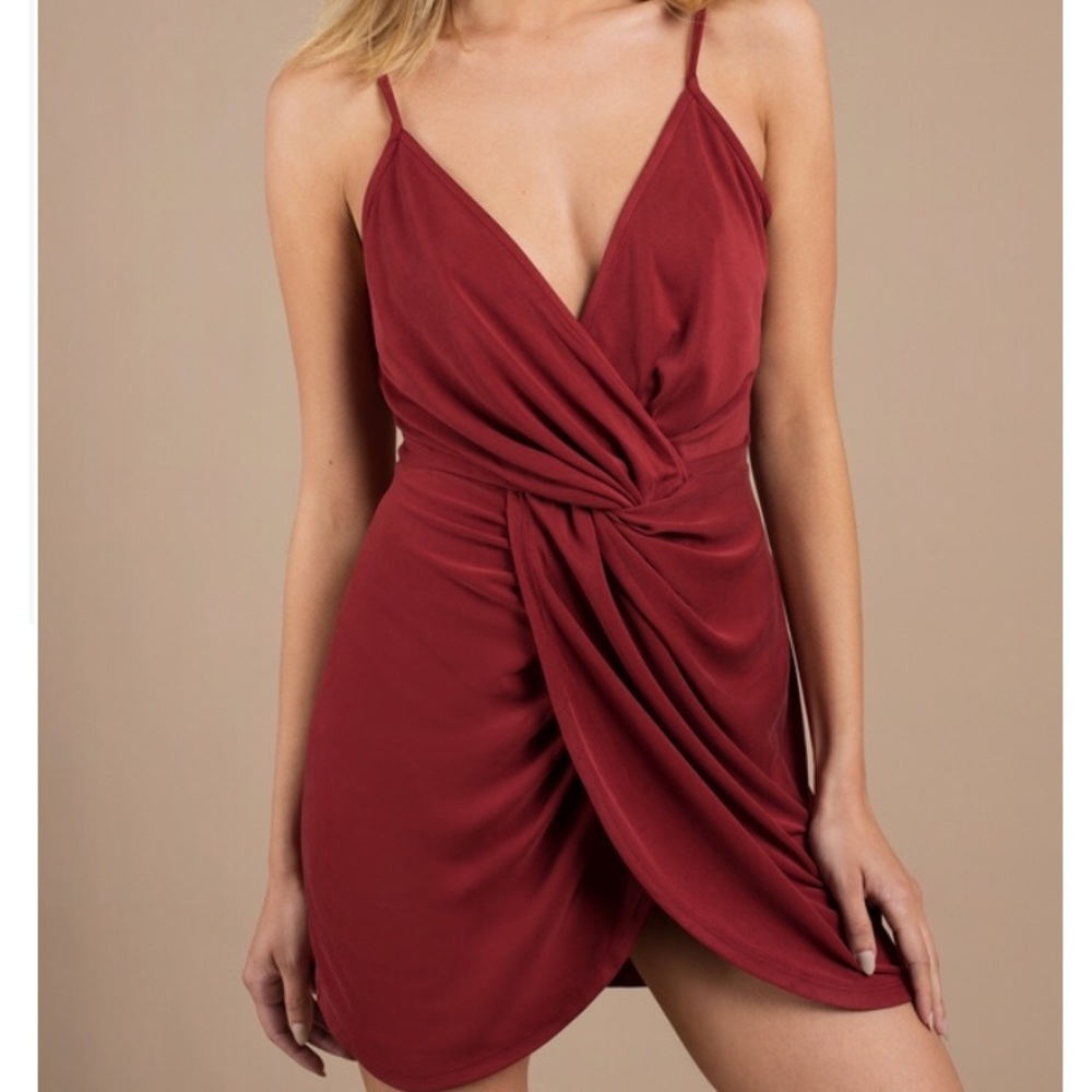 Amber Red Twist Bodycon Dress